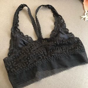 NWOT Victoria’s Secret black lace bralette